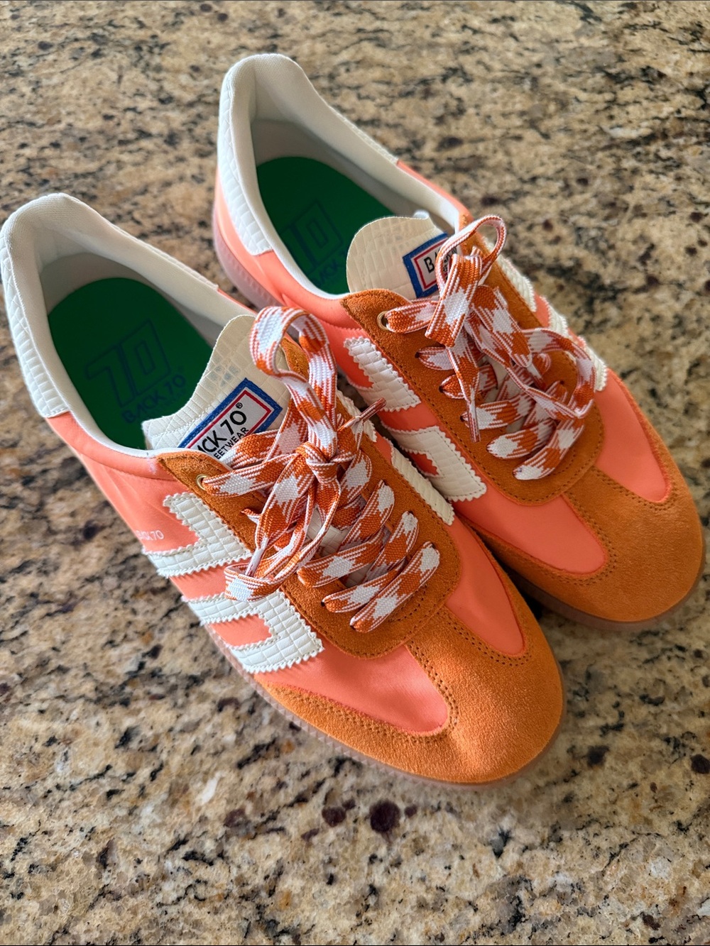 Back 70 Ghost sneakers orange size 40